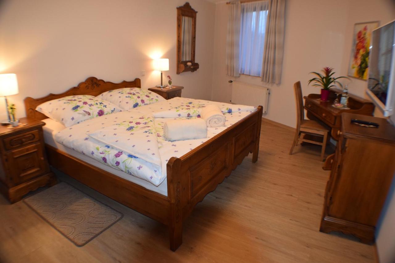 Hotel Buergergesellschaft Betzdorf Exteriör bild